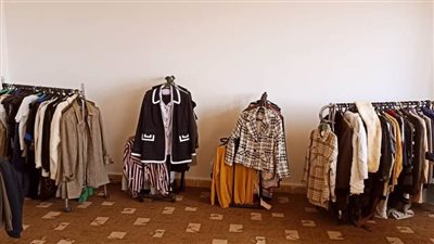 معرض للملابس لطلاب كلية التربية بجامعة حلوان
