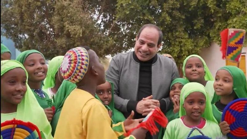 الرئيس السيسي وسط