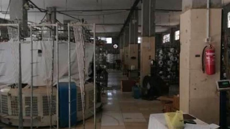 مصنع تريكو يستخدم