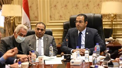 رئيس شباب النواب يعترض علي عدم جاهزية التنمية المحلية بالرد علي طلبات الإحاطة