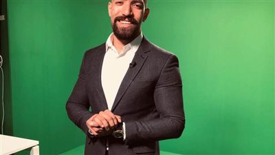 احتفالا بالكريسماس.. نجوم الفن مع الإعلامي أحمد رضوان