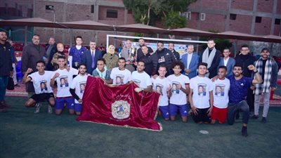 جامعة سوهاج تكرم الطلاب الفائزين بالمراكز الأولى بحفل ختام الأنشطة الطلابية 