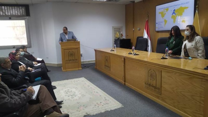 جانب من الندوة