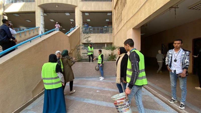 الطلبة والطالبات