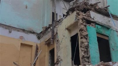 حفاظًا على سلامة المواطنين حي غرب بالإسكندرية يزيل عقارين