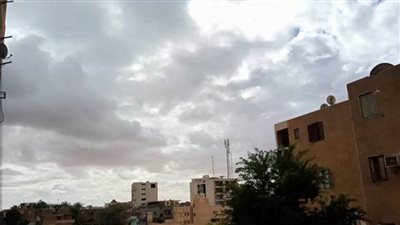 انخفاض درجات الحرارة وسحب وغيوم تغطي سماء الوادي الجديد