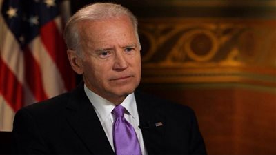 الرئيس الأمريكي يجري مباحثات هاتفية الأحد مع نظيره الأوكراني