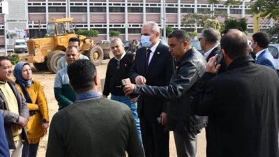 رئيس جامعة القناة يواصل متابعة أعمال تنسيق الموقع العام  للجامعة