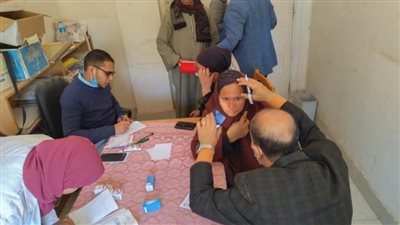 قافلة جامعة سوهاج الطبية تنطلق لقرية الطلحيات وتعالج 1113مواطنًا بالمجان 