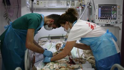 باريس.. تعليق الخدمات الطبية غير الضرورية في المستشفيات لاستقبال مصابي كورونا