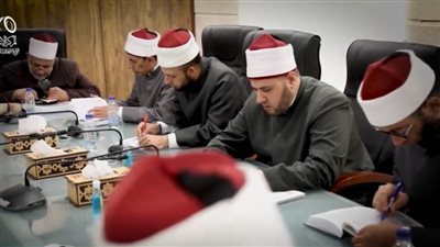 البحوث الإسلامية: فحص ألف كتاب باللغتين العربية والإنـجليزية ومراجعة 300 مصحف