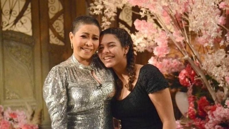 شيرين وابنتها