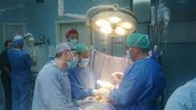 نجاح إجراء جراحة دقيقة لاستئصال ورم بالحبل الشوكي بـ