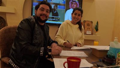 آيتن عامر بطلة العرض المسرحي في مسلسل 