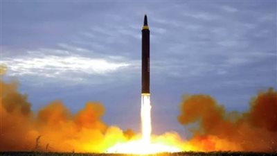 خمس قوى نووية عالمية تتعهد بمنع انتشار الأسلحة الذرية