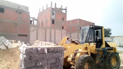 حملات مستمرة لإزالة التعديات على أملاك الدولة والأراضي الزراعية بالمنيا 