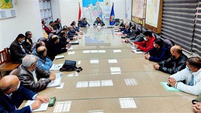 محافظ البحيرة يعقد اجتماعًا لمتابعة معدلات تنفيذ مشروعات 