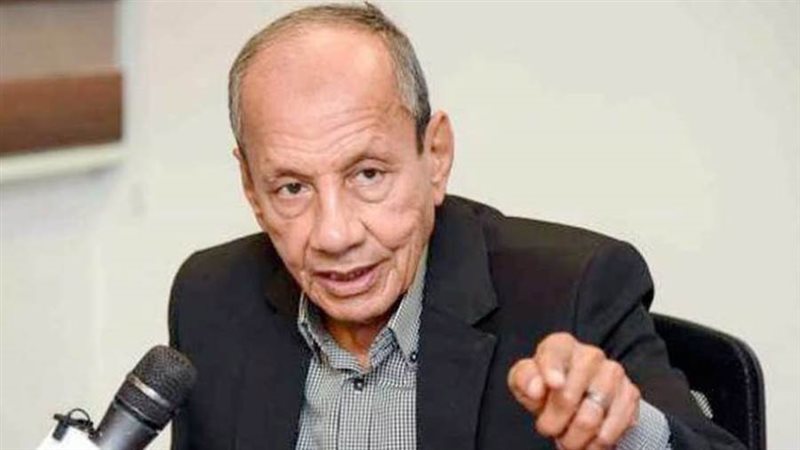 الكاتب الصحفي إبراهيم