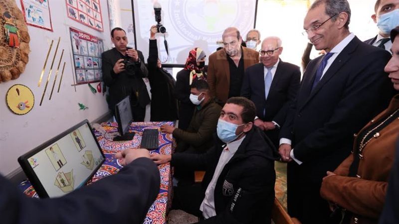 الدكتور عمرو طلعت