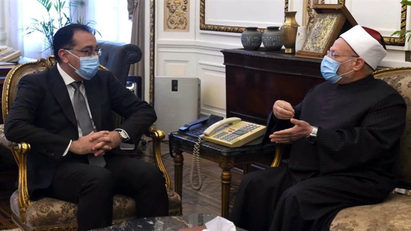 د. مصطفى مدبولي مع