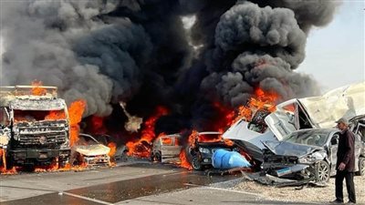المعاينة الأولية لحادث الدائري الأوسطي: اشتعال النيران في 8 سيارات ملاكي و٢ نقل 