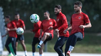 فقرة بدنية مكثفة في الجيم للاعبي الأهلي..وتدريبات منفردة لحراس المرمى