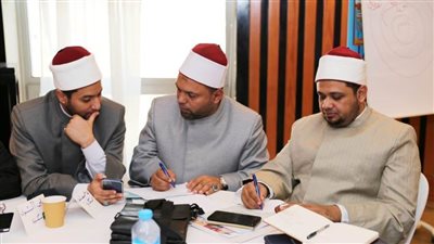 الصحة الإنجابية والتثقيف الصحي في دورة تدريبية لتناول القضايا السكانية بالقومي للمرأة