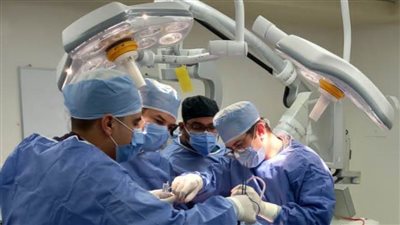 نجاح جراحة ميكروسكوبية دقيقة لاستئصال ورم ببطينات المخ لمريض بمجمع الإسماعيلية الطبي