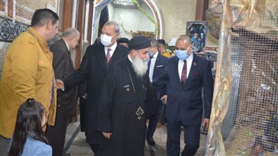 محافظ القليوبية ومدير الأمن يقدمان التهنئة للإخوة الأقباط في احتفالات عيد الميلاد