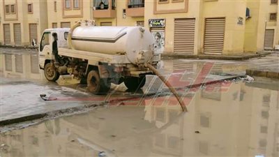 استمرار رفع مياه الأمطار من برج البرلس في كفر الشيخ
