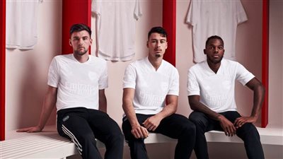 لأول مرة.. آرسنال يتخلى عن لونه الأحمر بسبب جرائم القتل في لندن