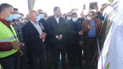 وزير النقل في جولة تفقدية لمتابعة مشروعات الطرق والكباري بـ 3محافظات