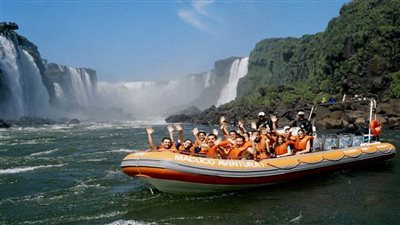 ارتفاع قتلى الانهيار الصخري عند شلال في البرازيل إلى 6 وفقدان 20