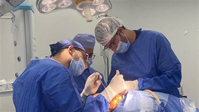 الرعاية الصحية: نجاح جراحة دقيقة لإصلاح تشوه بالأذن لطفل