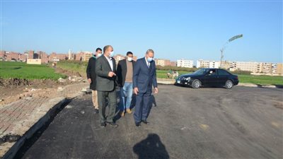 محافظ القليوبية يتابع أعمال الرصف بشوارع بنها