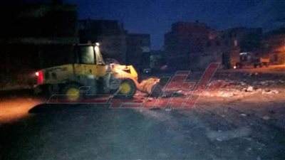 بالرغم من الطقس السيئ.. حملة نظافة ليلية بشوارع كفر الشيخ
