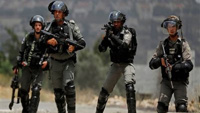 إصابة شاب فلسطيني برصاص الاحتلال الاسرائيلي في إحدى قرى رام الله