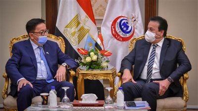 القائم بعمل وزير الصحة يبحث مع السفير الكازاخستاني سبل التعاون في تصنيع لقاحات كورونا