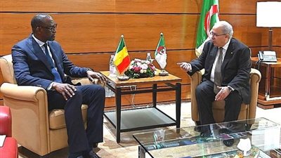 الجزائر تدعو أطراف أزمة مالي إلى العودة للحوار لتجنب التوتر في المنطقة
