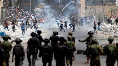 إصابة 12 فلسطينيًا بالمطاطي في مواجهات مع الاحتلال 