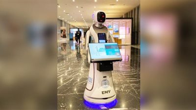 الروبوت المصري المتكلم.. يقدم نصائح طبية للمشاركين بمنتدى شباب العالم 