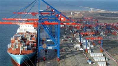 تداول 23 سفينة للبضائع والحاويات بموانئ بورسعيد