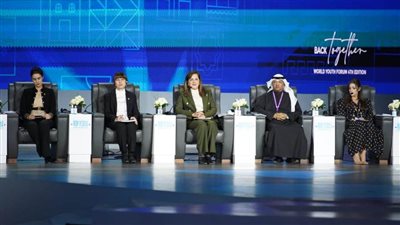 وزيرة التخطيط من داخل فعاليات جلسة 