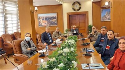 محافظ بورسعيد يلتقي وفد دار الهندسة لبحث آليات تطوير منطقة جنوب بورسعيد