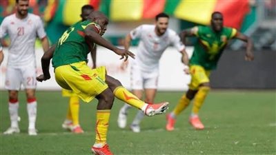 فضيحة تحكيمية وانسحاب وشكوى ..كواليس أزمة مباراة تونس ومالي