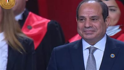 الرئيس السيسي يتسلم شهادة الاعتماد من هيئة التدريب الأمريكية للأكاديمية الوطنية للتدريب