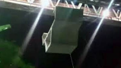 الجيزة: تركيب الكمر الخرساني على الأعمدة الخاصة بمسار محطات الخط الثالث