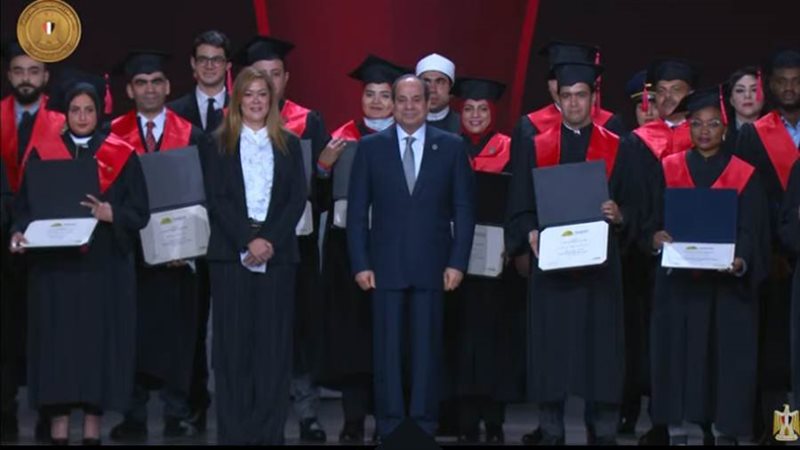 الرئيس السيسي يشهد