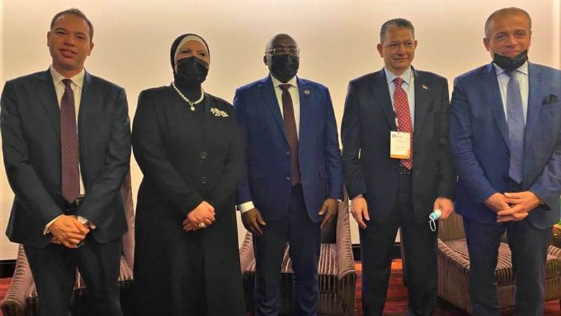 وزيرة التجارة والصناعة