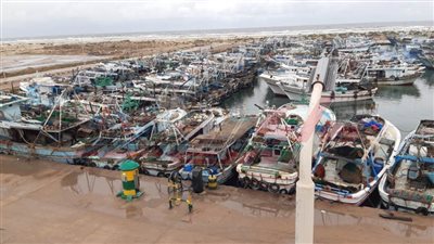  لسوء الأحوال الجوية.. توقف حركة الملاحة بميناء البرلس ومياه المتوسط بكفر الشيخ